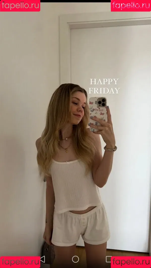 Lea Peach / https: Onlyfans Photo Gallery 