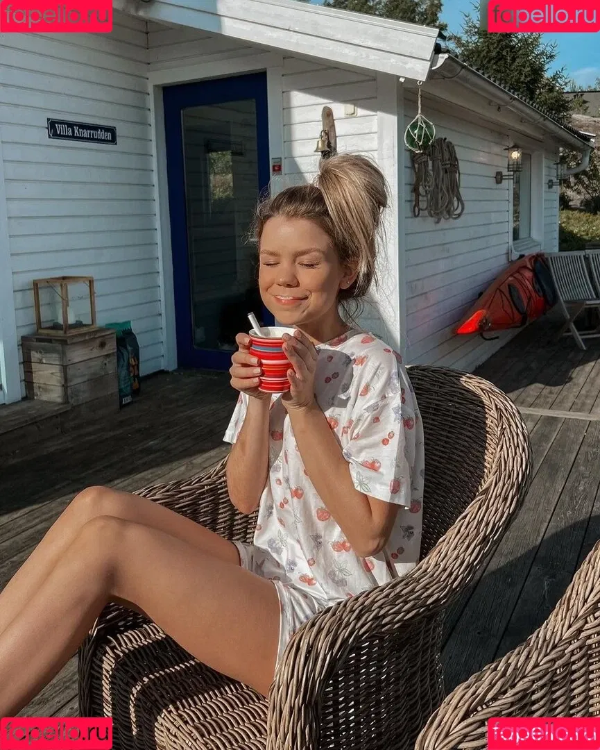 Lea Peach / https: Onlyfans Photo Gallery 