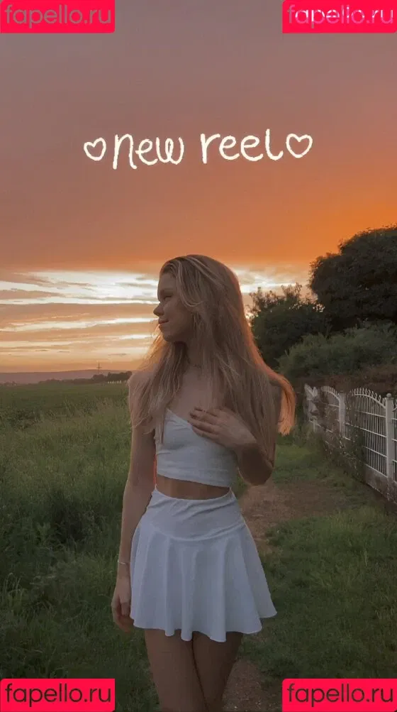 Lea Peach / https: Onlyfans Photo Gallery 