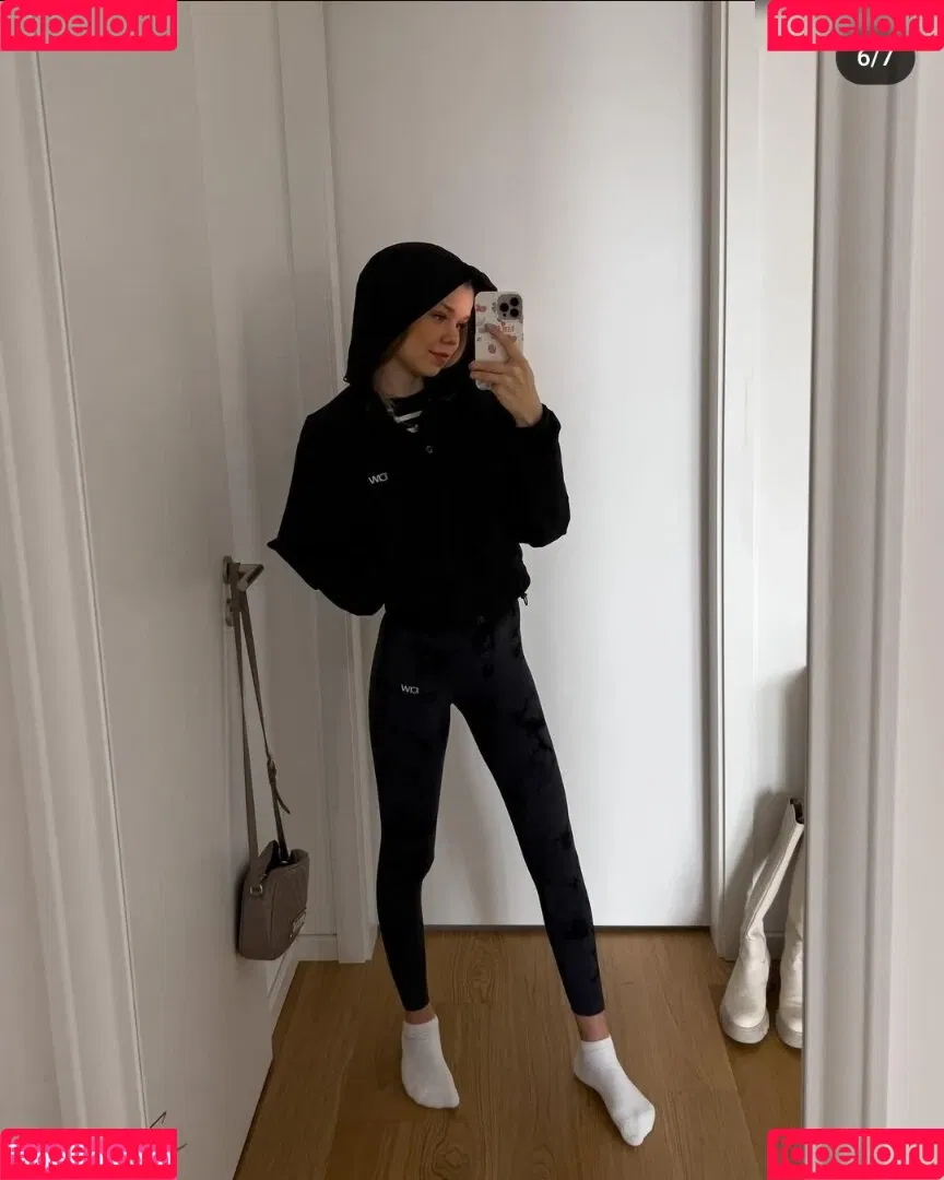 Lea Peach / https: Onlyfans Photo Gallery 