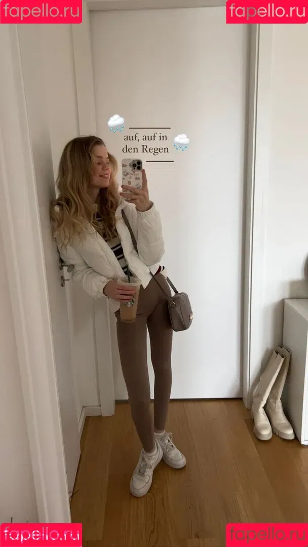 Lea Peach / https: Onlyfans Photo Gallery 