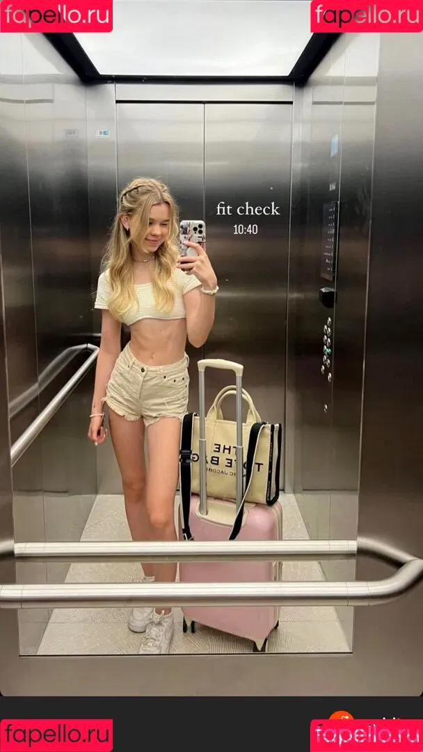 Lea Peach / https: Onlyfans Photo Gallery 