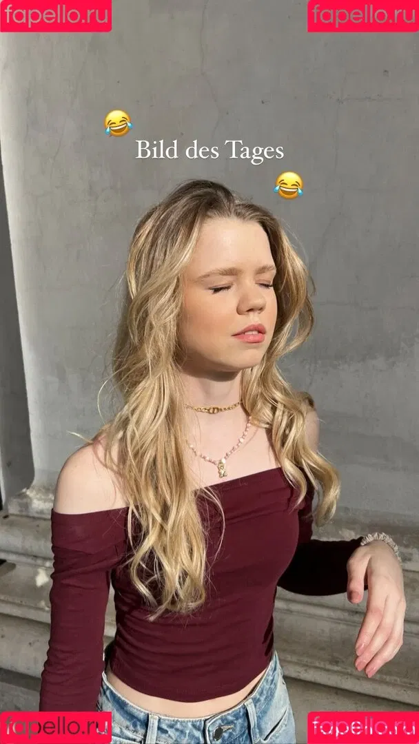 Lea Peach / https: Onlyfans Photo Gallery 
