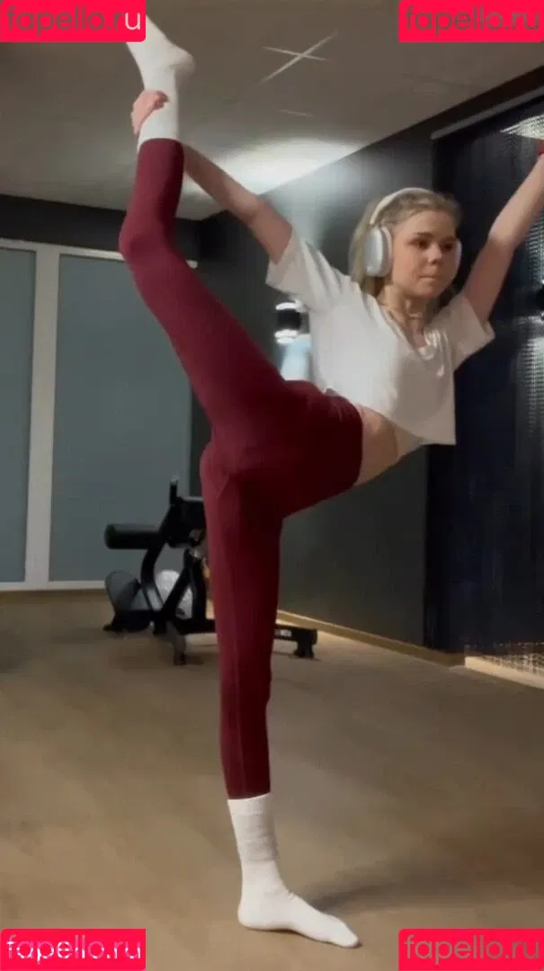Lea Peach / https: Onlyfans Photo Gallery 