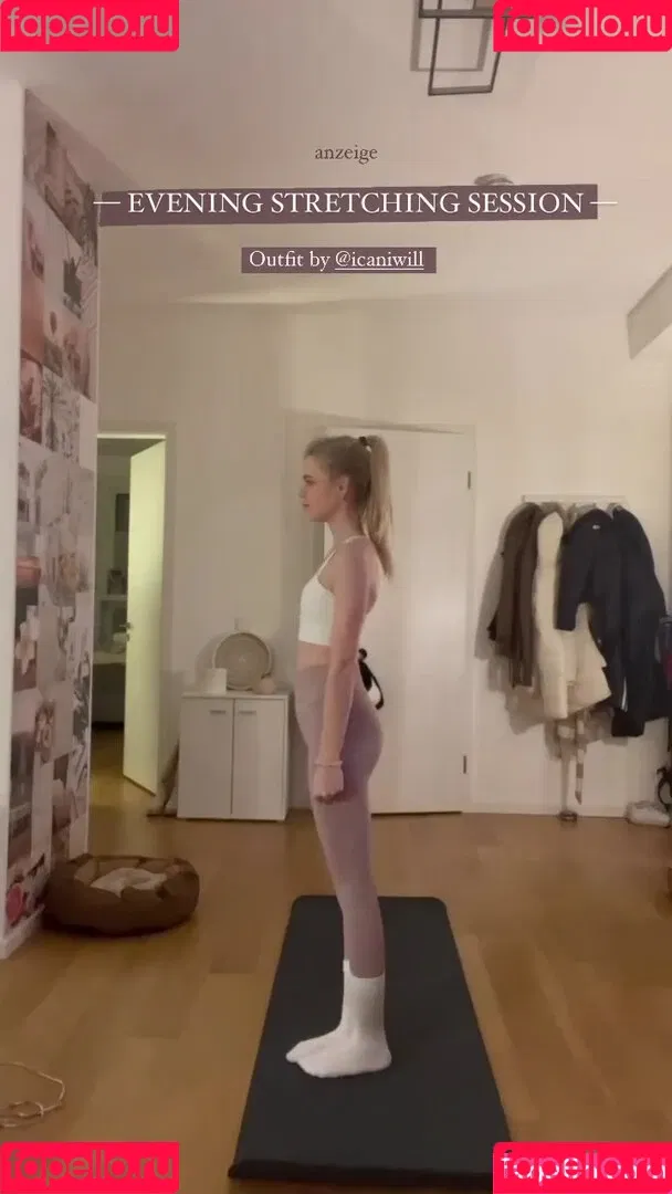 Lea Peach / https: Onlyfans Photo Gallery 