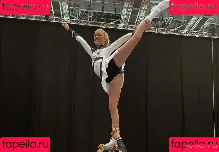 Lea Peach / https: Onlyfans Photo Gallery 