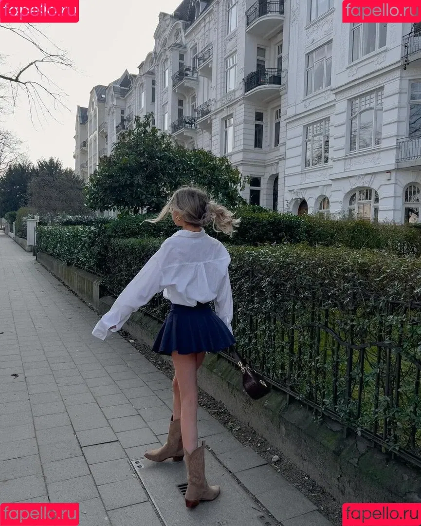 Lea Peach / https: Onlyfans Photo Gallery 