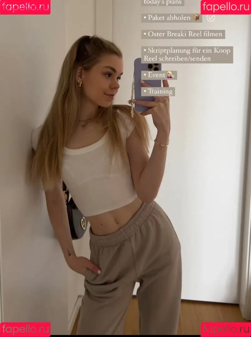 Lea Peach / https: Onlyfans Photo Gallery 