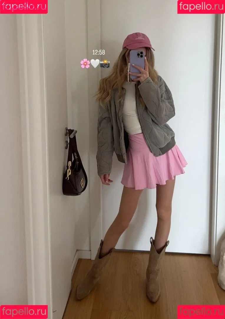 Lea Peach / https: Onlyfans Photo Gallery 