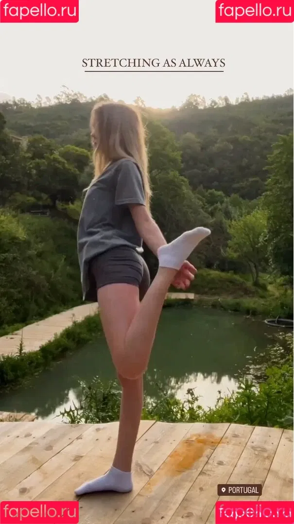 Lea Peach / https: Onlyfans Photo Gallery 