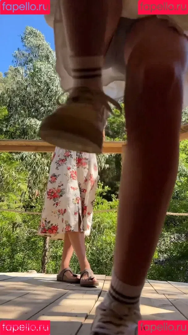 Lea Peach / https: Onlyfans Photo Gallery 