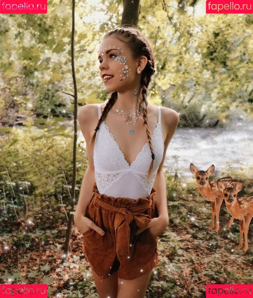 Lea Peach / https: Onlyfans Photo Gallery 