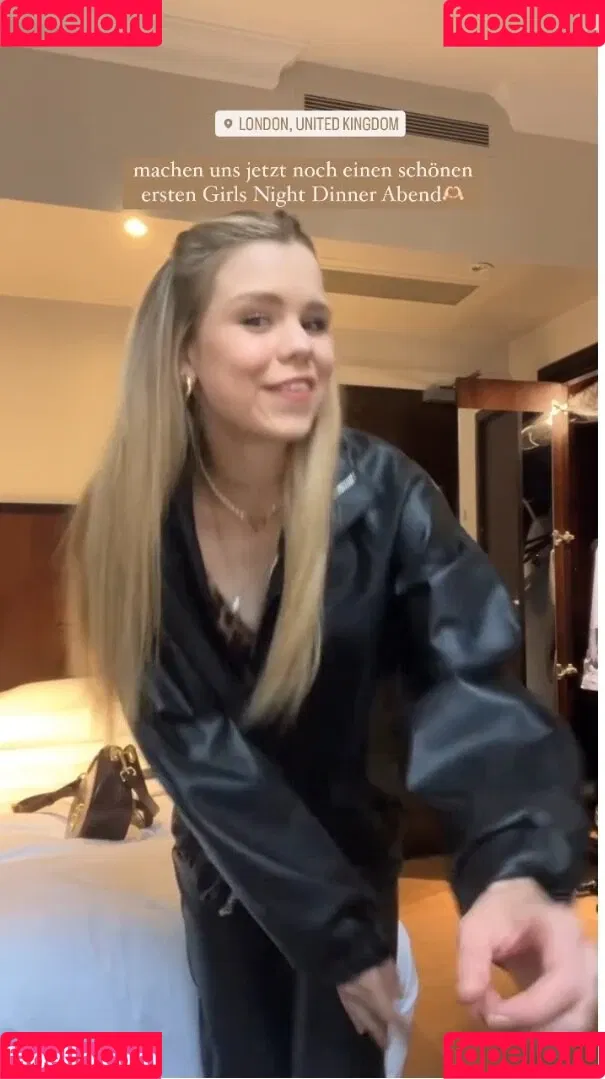 Lea Peach / https: Onlyfans Photo Gallery 