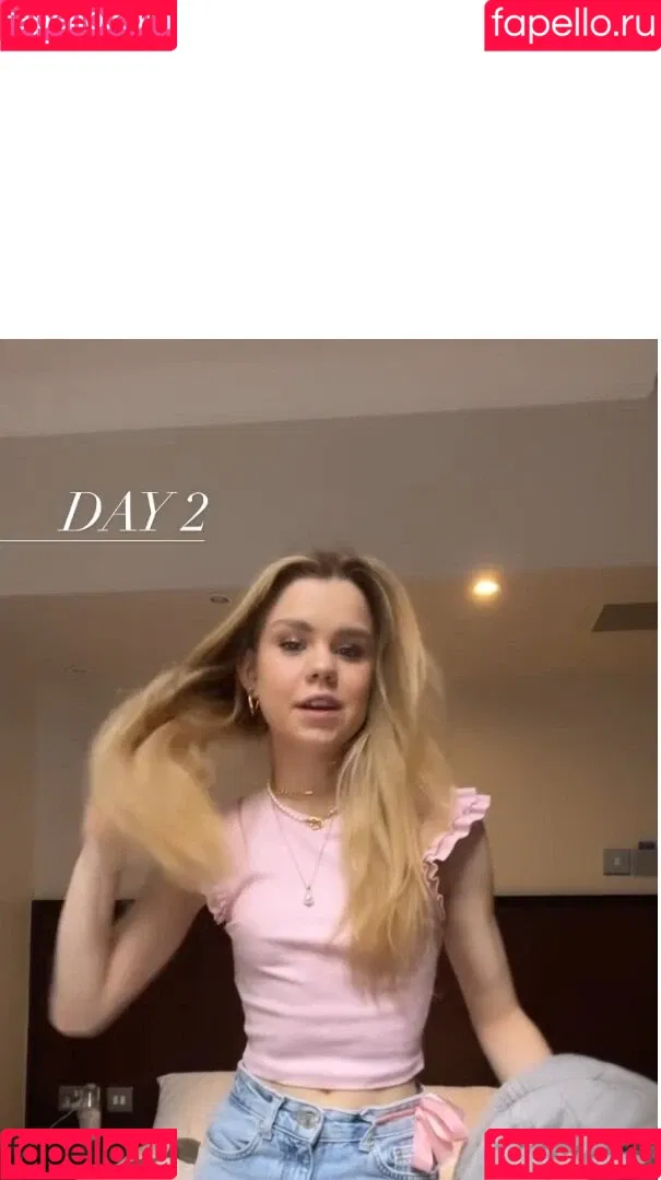 Lea Peach / https: Onlyfans Photo Gallery 