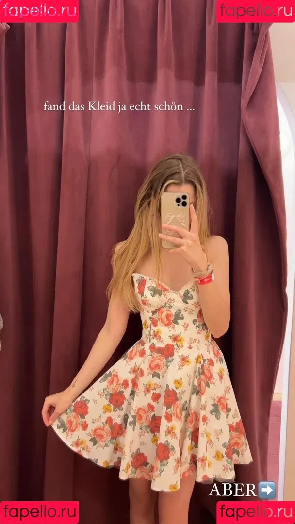 Lea Peach / https: Onlyfans Photo Gallery 