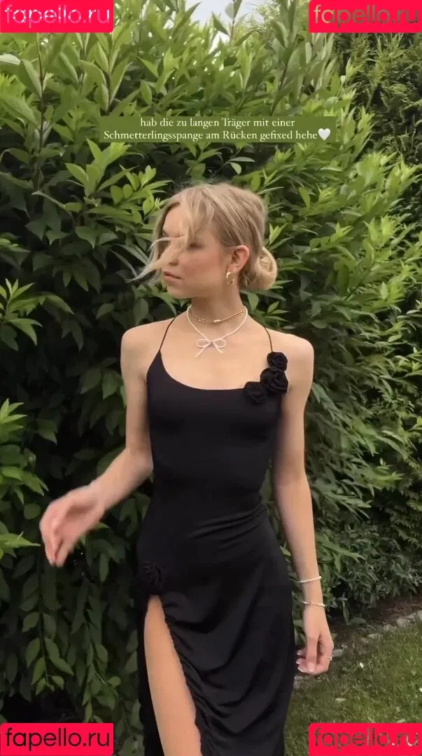 Lea Peach / https: Onlyfans Photo Gallery 