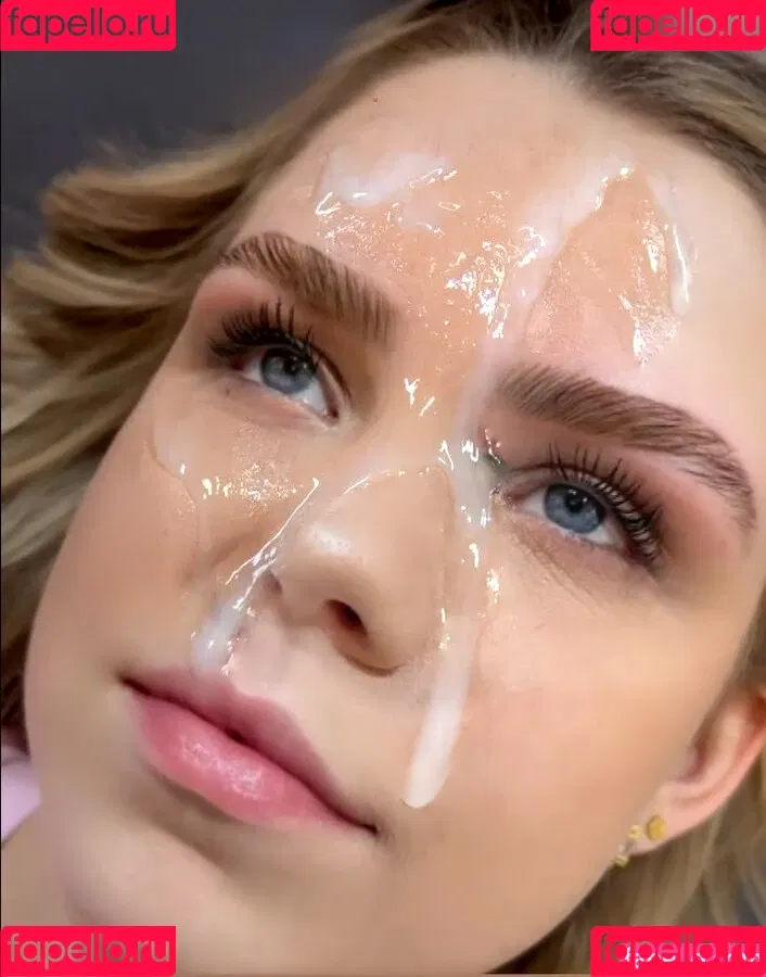 Lea Peach / https: Onlyfans Photo Gallery 