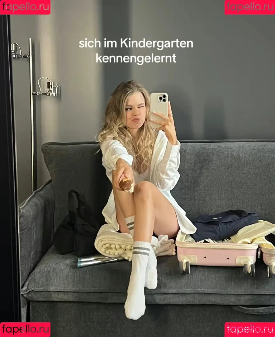 Lea Peach / https: Onlyfans Photo Gallery 