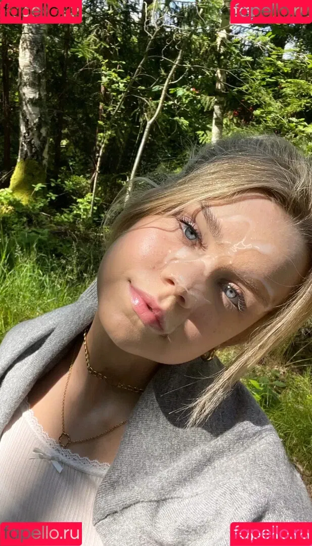 Lea Peach / https: Onlyfans Photo Gallery 