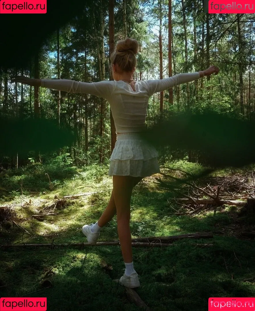 Lea Peach / https: Onlyfans Photo Gallery 