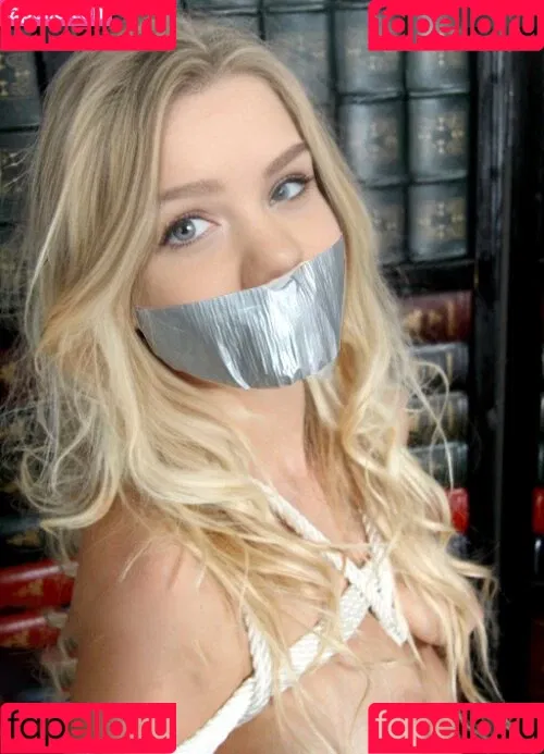 Lea Peach / https: Onlyfans Photo Gallery 