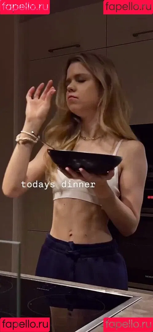 Lea Peach / https: Onlyfans Photo Gallery 