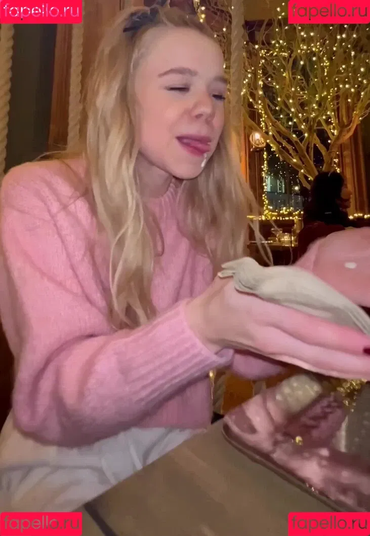 Lea Peach / https: Onlyfans Photo Gallery 