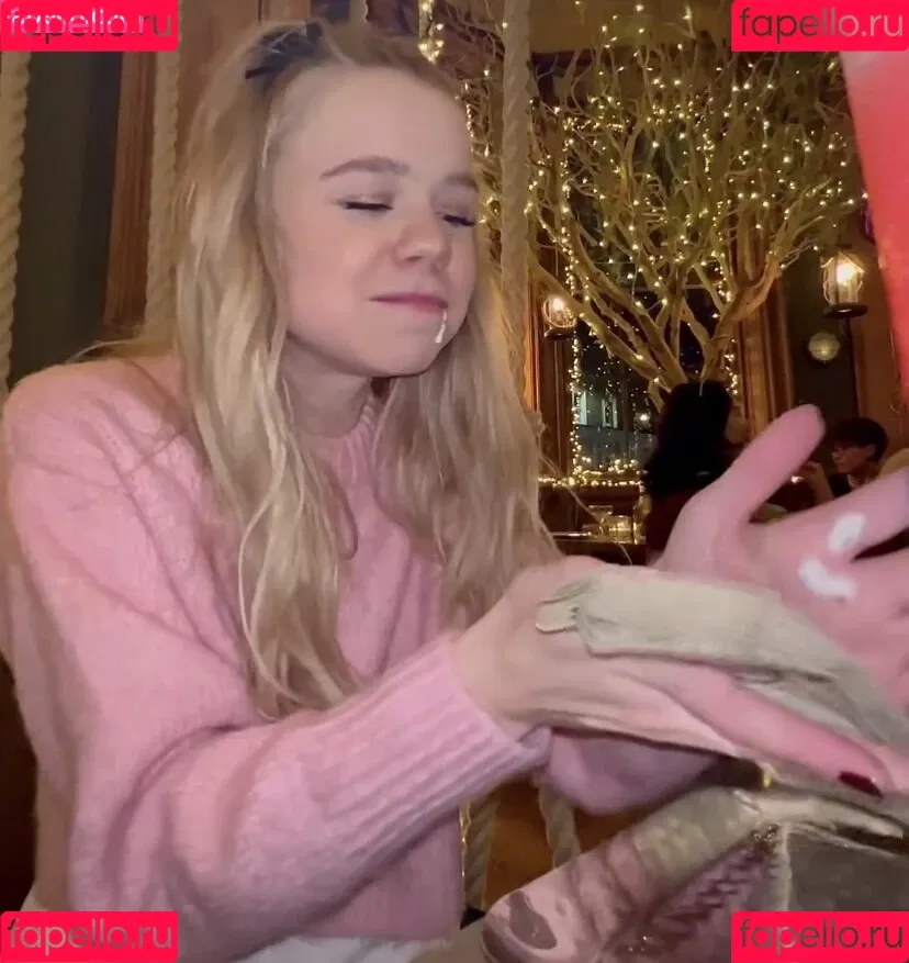 Lea Peach / https: Onlyfans Photo Gallery 