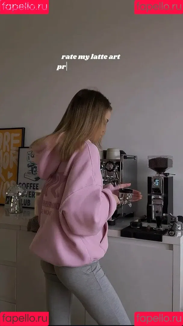Lea Peach / https: Onlyfans Photo Gallery 