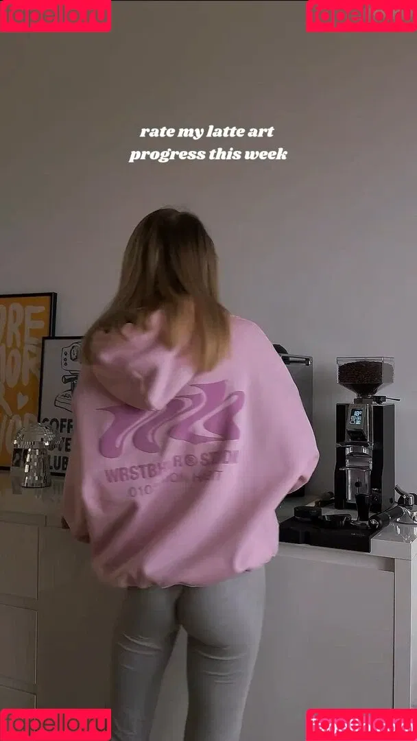 Lea Peach / https: Onlyfans Photo Gallery 
