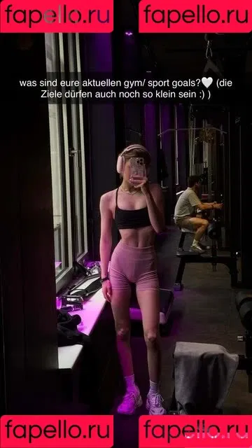 Lea Peach / https: Onlyfans Photo Gallery 