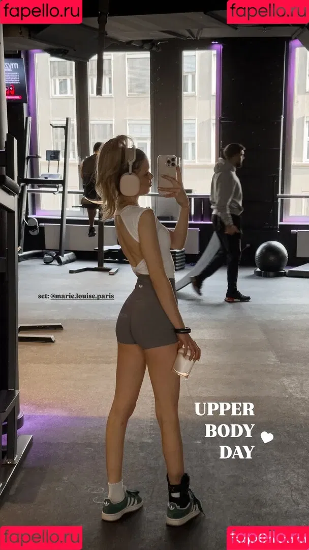 Lea Peach / https: Onlyfans Photo Gallery 