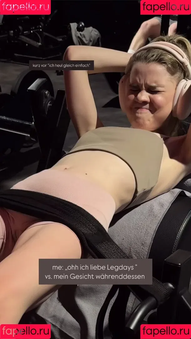 Lea Peach / https: Onlyfans Photo Gallery 