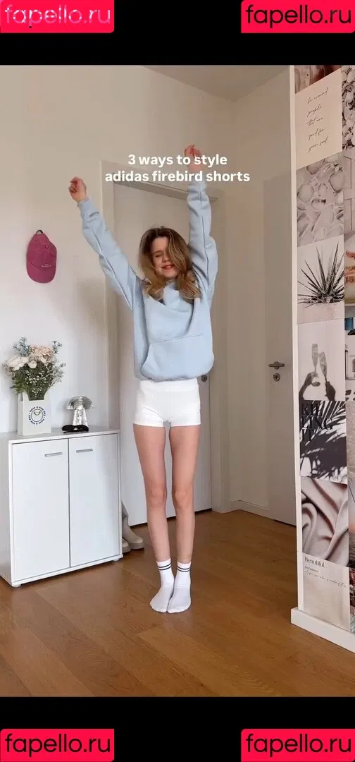Lea Peach / https: Onlyfans Photo Gallery 