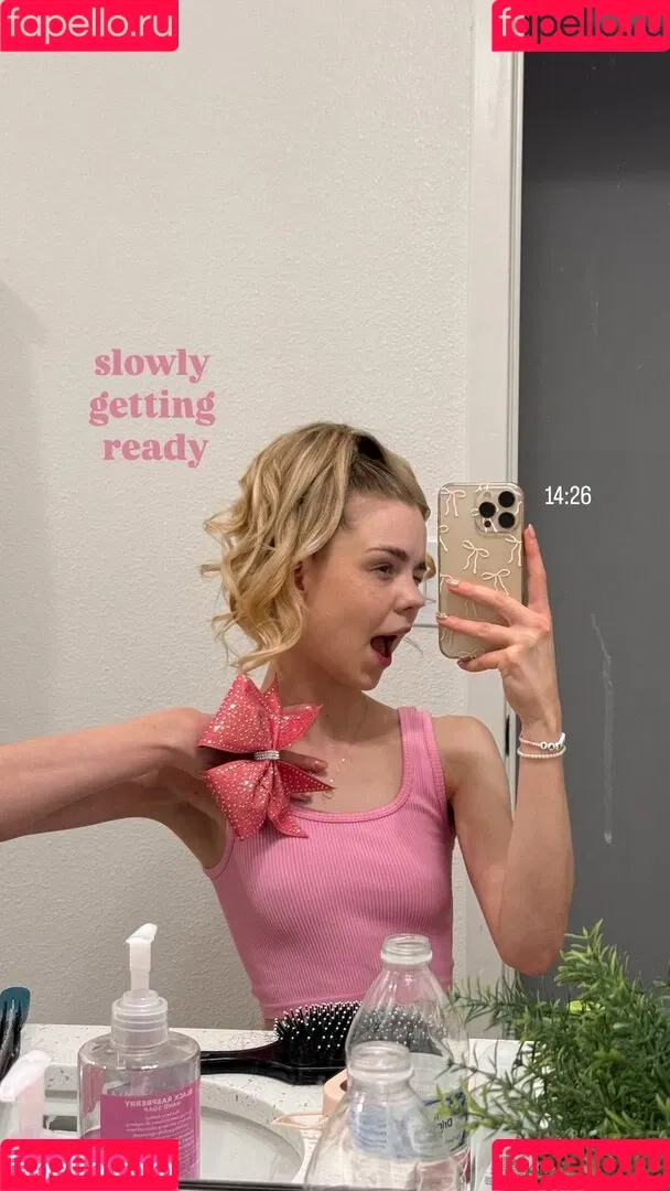 Lea Peach / https: Onlyfans Photo Gallery 