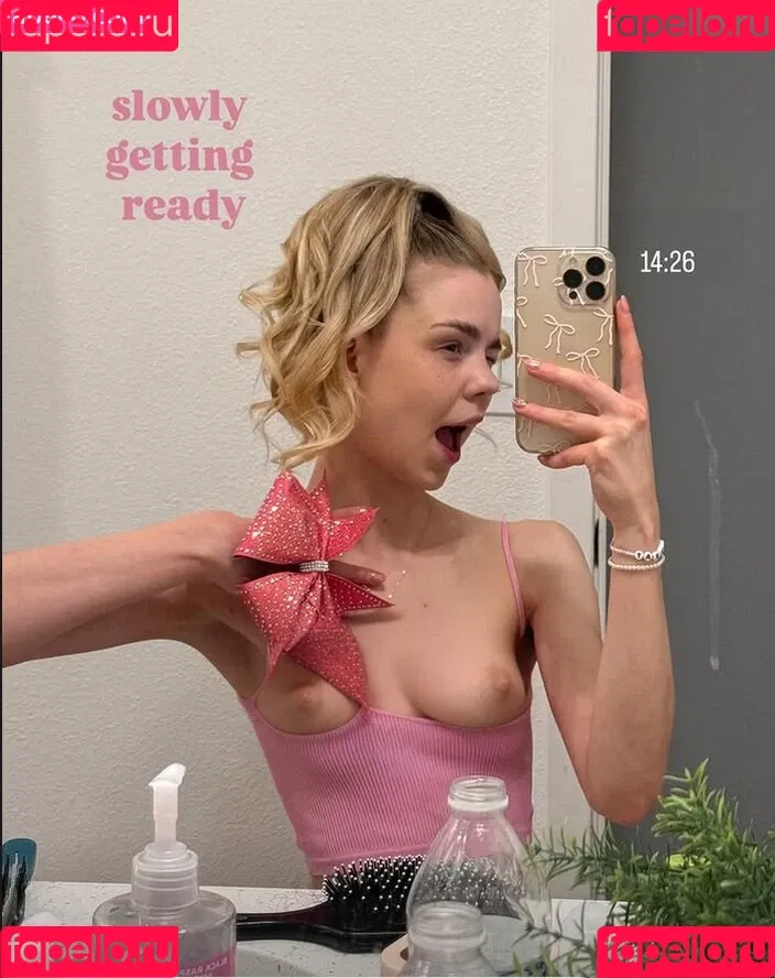 Lea Peach / https: Onlyfans Photo Gallery 
