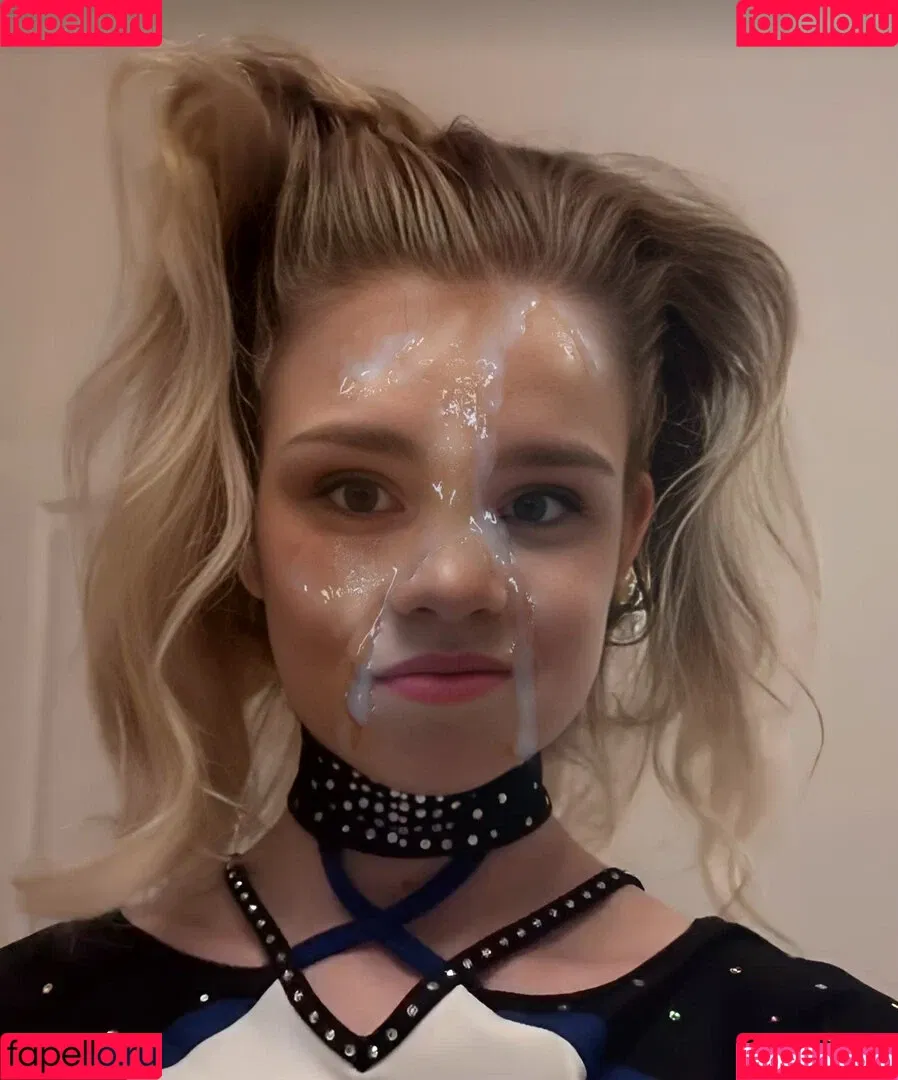 Lea Peach / https: Onlyfans Photo Gallery 
