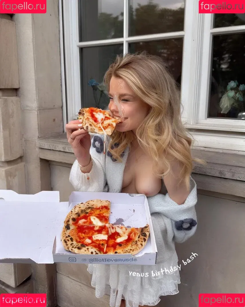 Lea Peach / https: Onlyfans Photo Gallery 