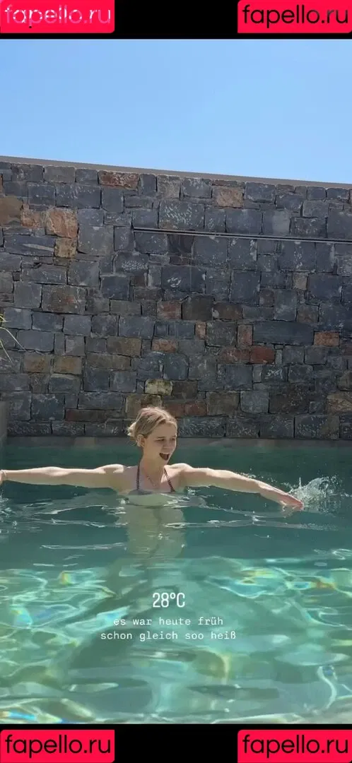 Lea Peach / https: Onlyfans Photo Gallery 