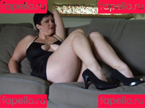 Lea Peach / https: Onlyfans Photo Gallery 