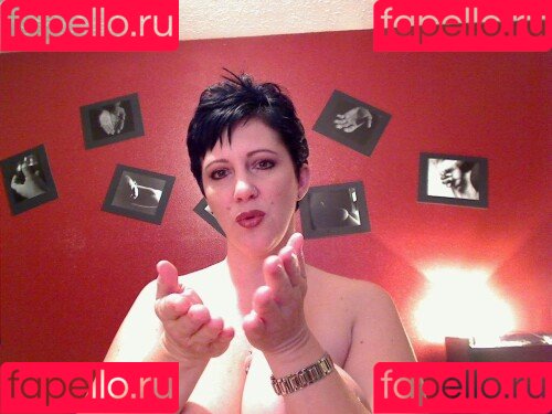 Lea Peach / https: Onlyfans Photo Gallery 