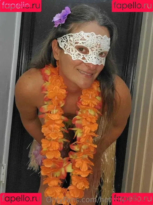 / Casey Donatello / caseydonatello.official / hotwifelife869 / https: Onlyfans Photo Gallery 
