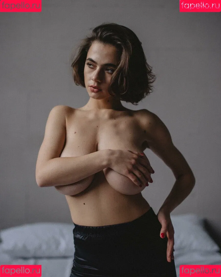 Solomia Maievska / https: / miamaievska / solomia_maievska Onlyfans Photo Gallery 