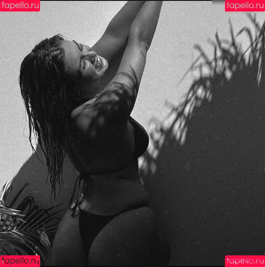 leaa_sophiee98 / leasophie_official98 Onlyfans Photo Gallery 