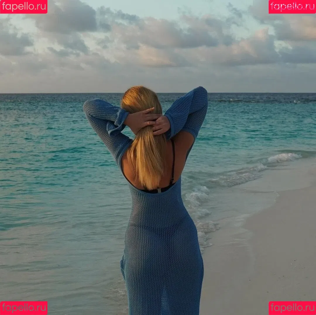 leaa_sophiee98 / leasophie_official98 Onlyfans Photo Gallery 