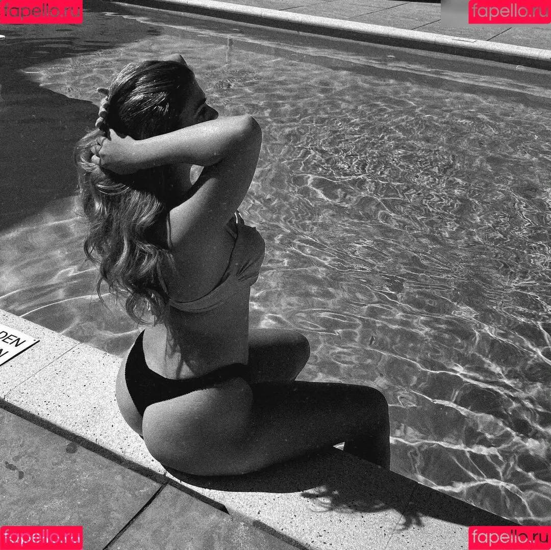 leaa_sophiee98 / leasophie_official98 Onlyfans Photo Gallery 