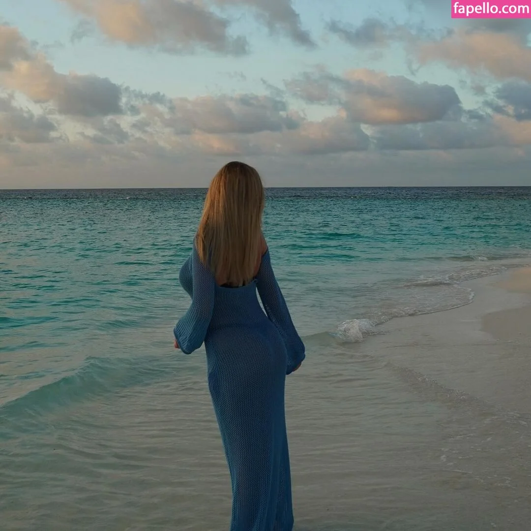 leaa_sophiee98 / leasophie_official98 Onlyfans Photo Gallery 