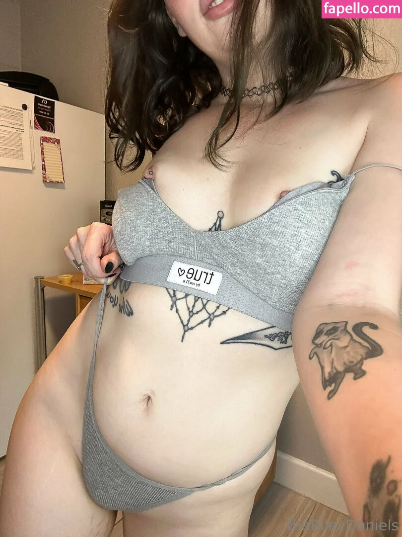 rileyd.tv / therileydaniels Onlyfans Photo Gallery 