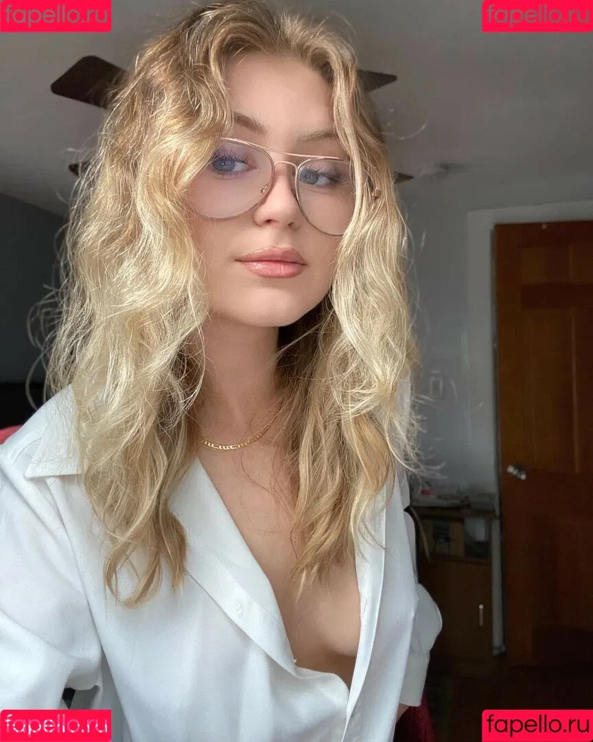 lovinlikelyssa / withloveelissa Onlyfans Photo Gallery 