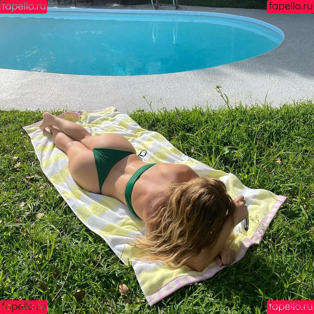 lovinlikelyssa / withloveelissa Onlyfans Photo Gallery 
